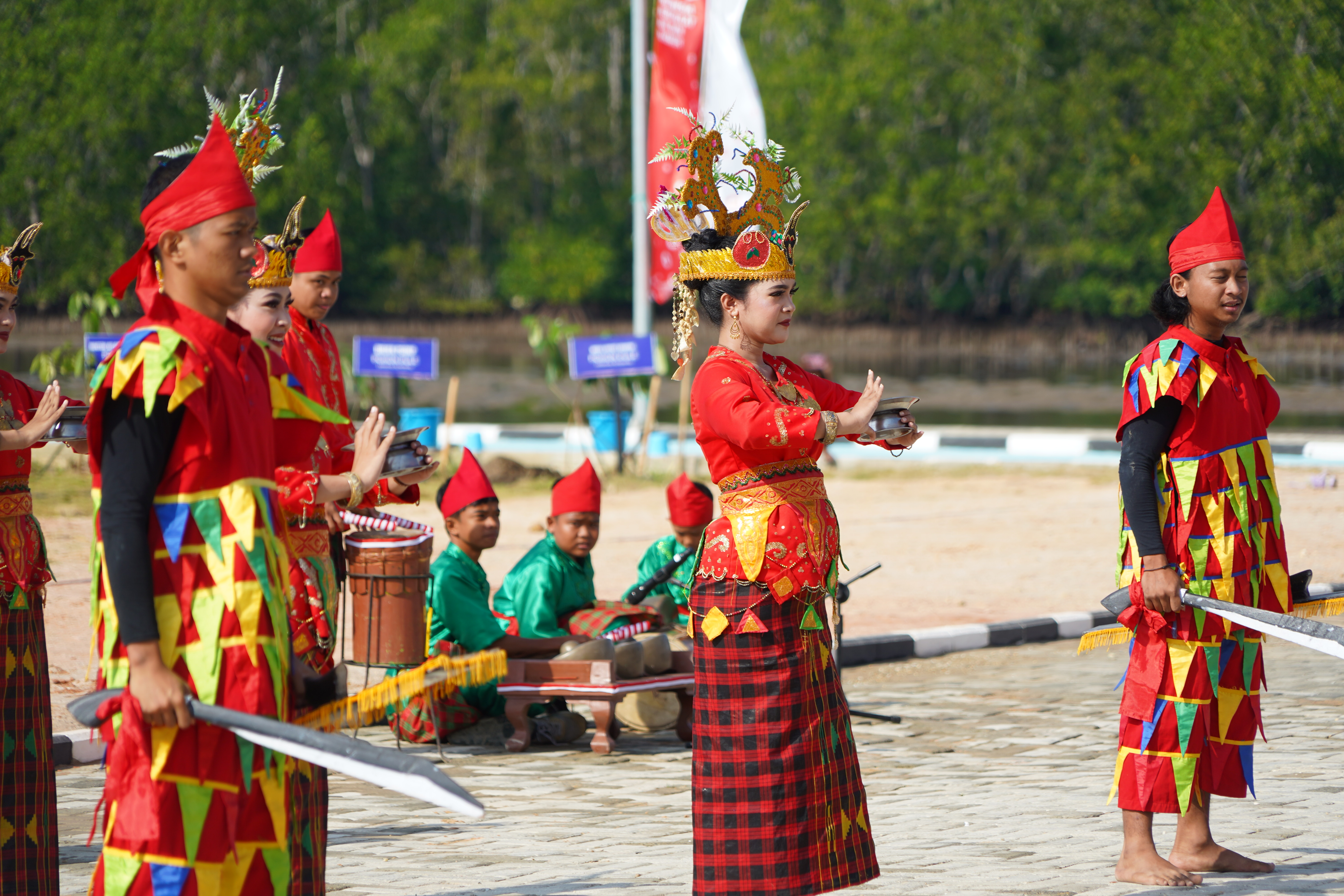 Upacara HUT RI bersama Nelayan di Kampung Nelayan Merah Putih Sorue Jaya