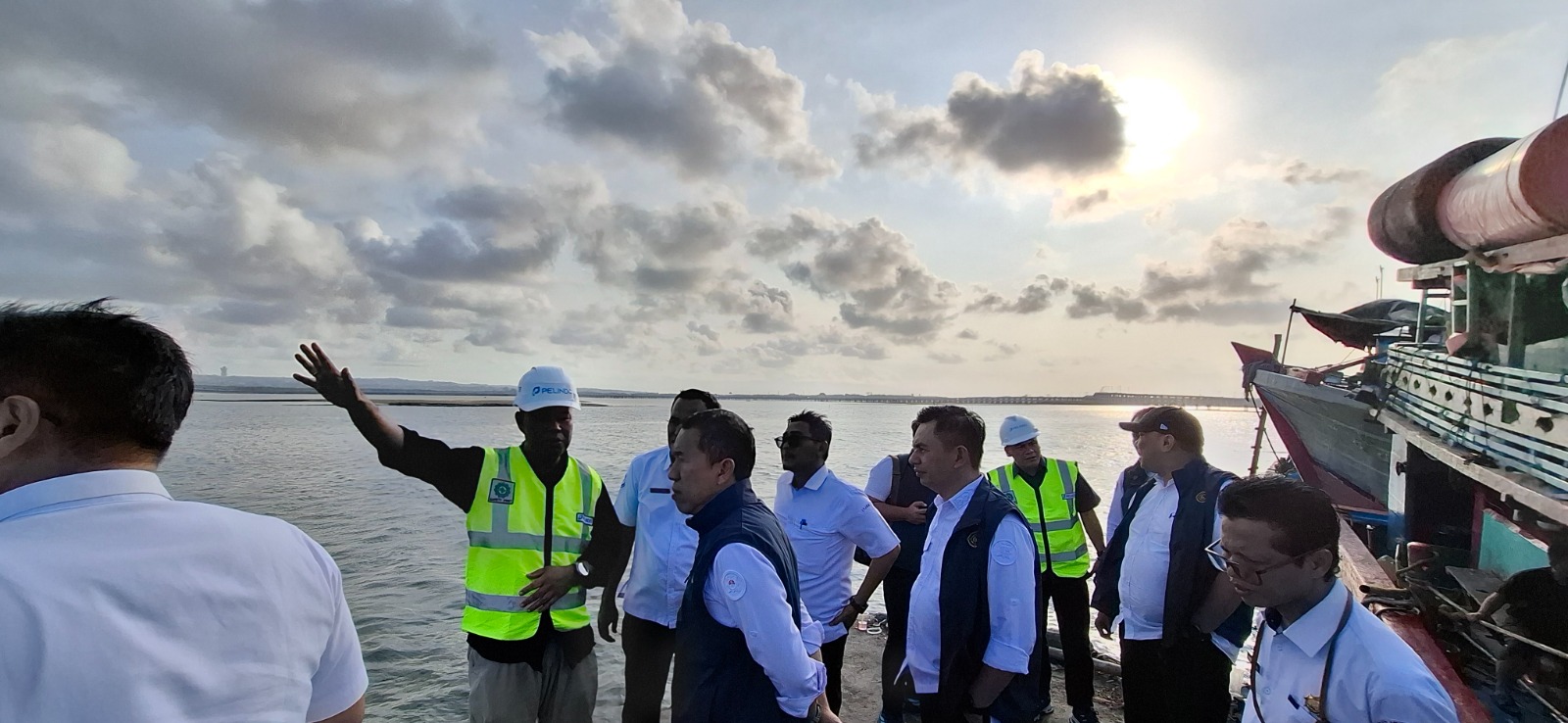 Inspektorat II Itjen KKP bersama Kejaksaan Agung RI melaksanakan pemaparan dan site visit Proyek Integrated Fishing Port Fisheries and International Fish Market